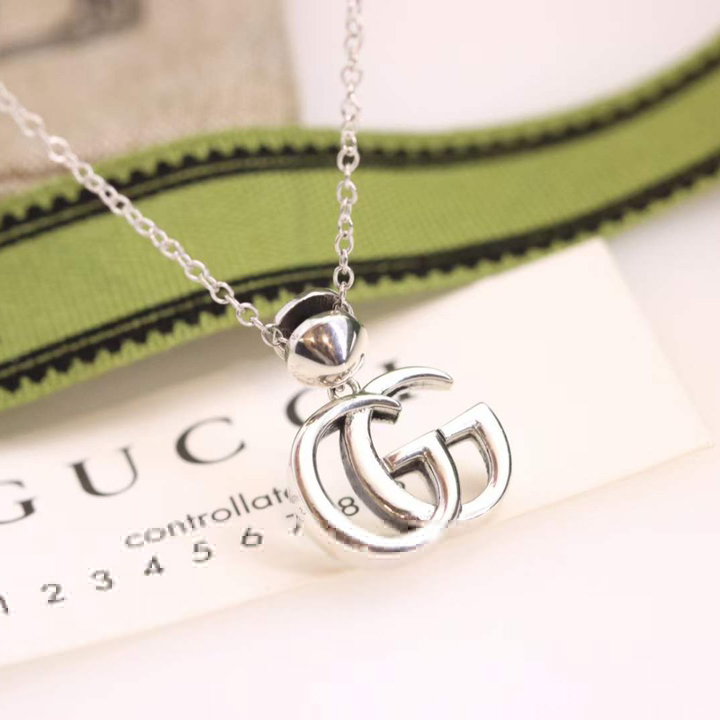 G*u*i necklaces